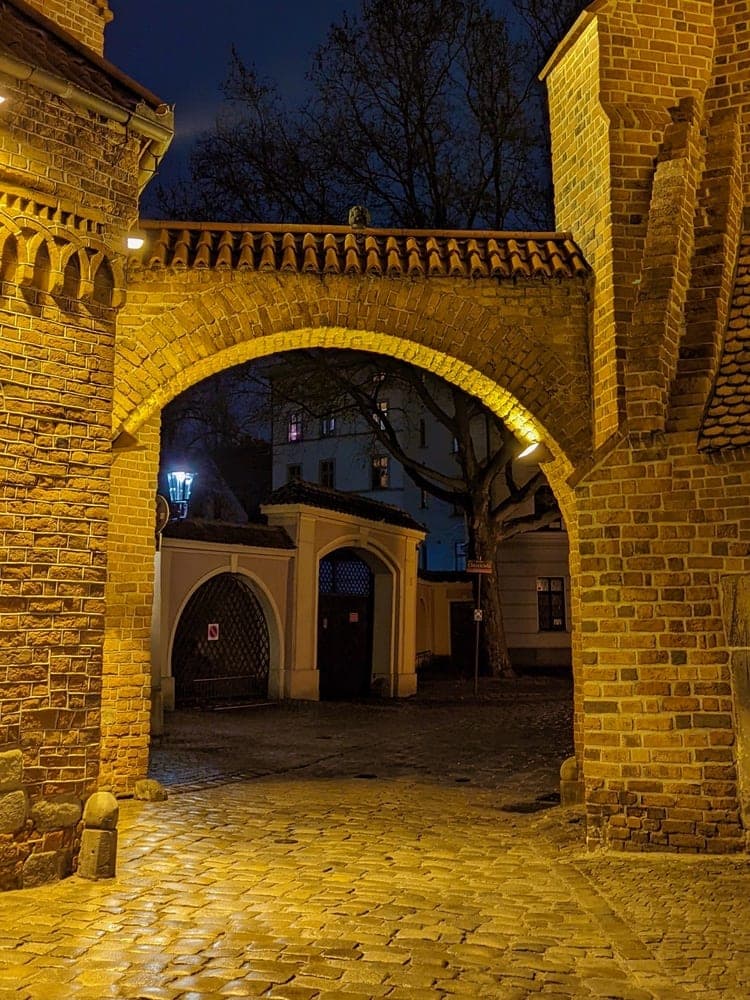 Wrocław's Whispering Archway