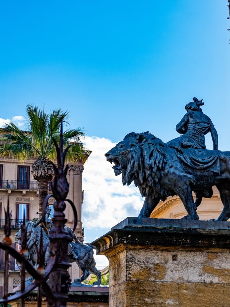 Palermo's Regal Lion